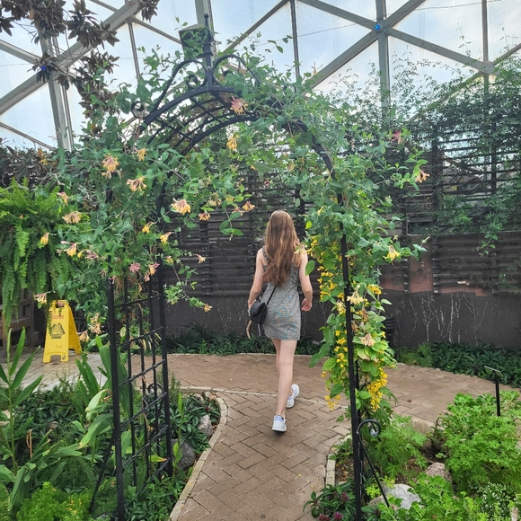 Meet your Posher, Kira - Picture 6 of 7